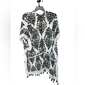 Black & white tasseled NWT wrap